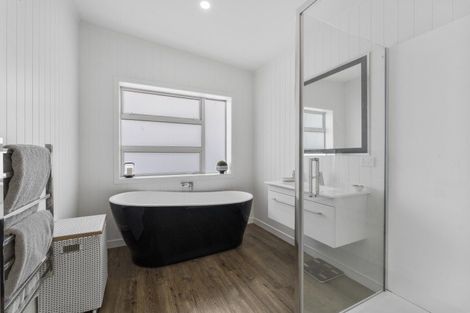 Photo of property in 3 Takapu Road, Manakau, Levin, 5573