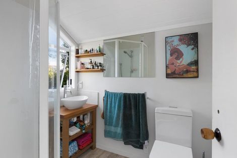 Photo of property in 54 Walton Street, Red Beach, 0932