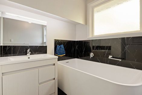 Photo of property in 22 Willis Street, Bader, Hamilton, 3206