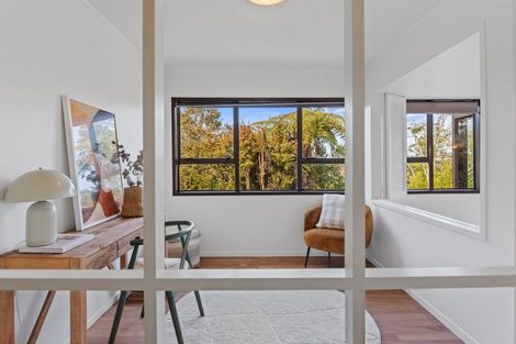 Photo of property in 33 Woodlands Crescent, Browns Bay, Auckland, 0630