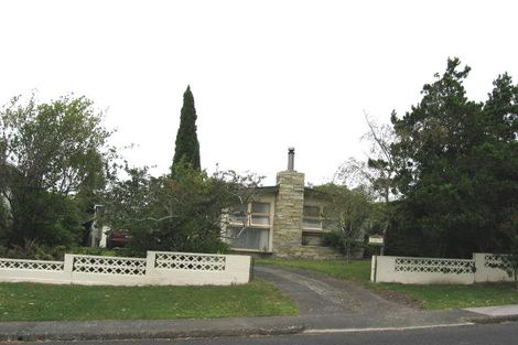 Photo of property in 4 Lyford Crescent, Sunnynook, Auckland, 0620