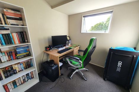 Photo of property in 100e Karepa Street, Brooklyn, Wellington, 6021