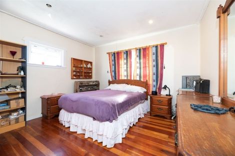 Photo of property in 119 Mcleod Road, Te Atatu South, Auckland, 0610