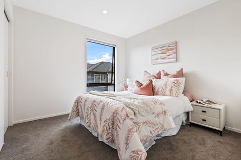 Photo of property in 21 Divich Avenue, Te Atatu South, Auckland, 0610