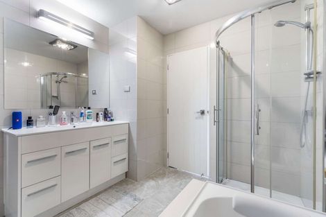 Photo of property in 33 Popokatea Drive, Takanini, 2112