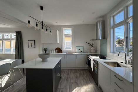 Photo of property in 36 Stone Street, Miramar, Wellington, 6022