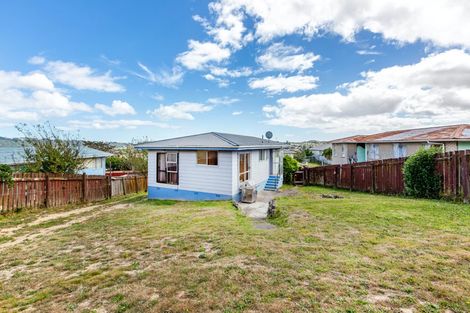 Photo of property in 46 Arahura Crescent, Waitangirua, Porirua, 5024