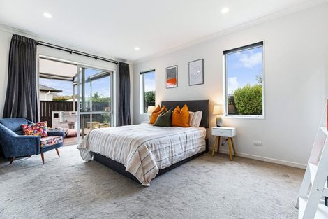 Photo of property in 9 Walter Ruddock Avenue, Kumeu, 0810