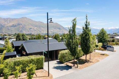 Photo of property in 7 Matipo Street, Wanaka, 9305