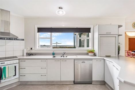 Photo of property in 346 The Esplanade, Island Bay, Wellington, 6023