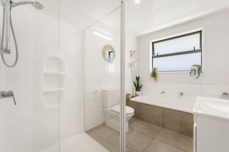 Photo of property in 30 Kuru Place, Papamoa, 3118