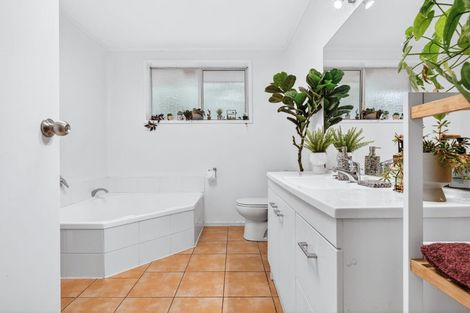 Photo of property in 16 Sunset Street, Hilltop, Taupo, 3330