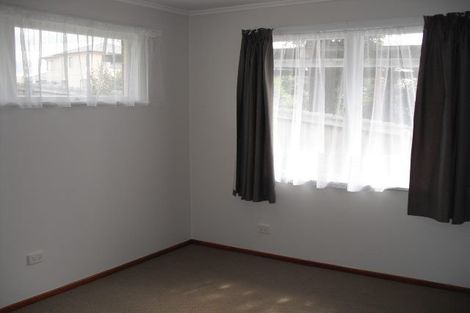 Photo of property in 140 Luckens Road, West Harbour, Auckland, 0618