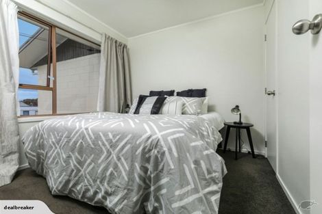 Photo of property in 1/744 Te Atatu Road, Te Atatu Peninsula, Auckland, 0610