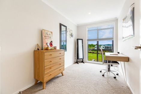 Photo of property in 12b Dida Park Drive, Kumeu, 0810