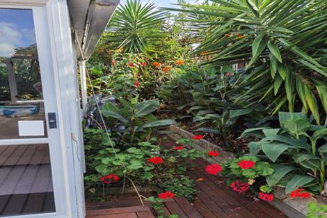 Photo of property in 21 Hinemoa Place, Snells Beach, 0920