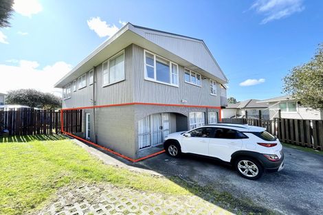 Photo of property in 50 Royal View Road, Te Atatu South, Auckland, 0610