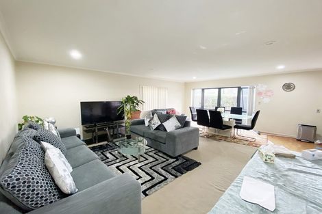 Photo of property in 23 Baverstock Road, Flat Bush, Auckland, 2016