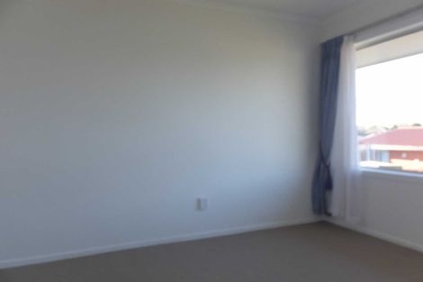 Photo of property in 11 Powell Crescent, Ilam, Christchurch, 8041