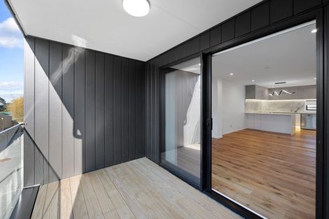 Photo of property in 5 Glendhu Road, Bayview, Auckland, 0629