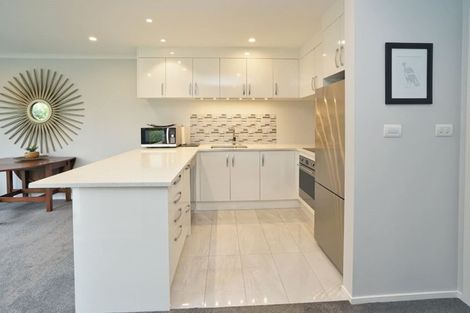 Photo of property in 13u2 Crosher Place, Silverdale, Hamilton, 3216