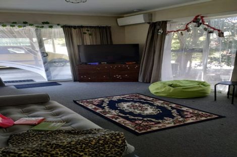 Photo of property in 1/83 Mcleod Road, Te Atatu South, Auckland, 0610