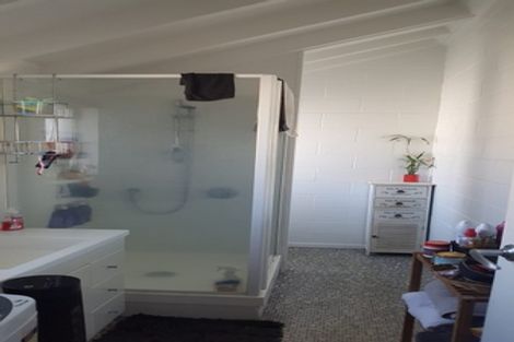 Photo of property in 18/125u Queens Drive, Lyall Bay, Wellington, 6022