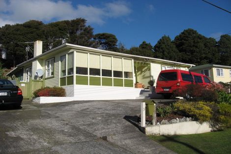 Photo of property in 3 Holland Street, Wainuiomata, Lower Hutt, 5014