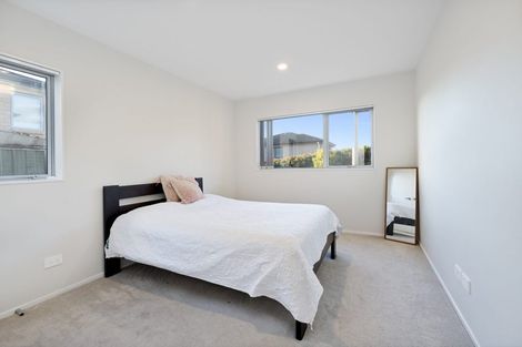 Photo of property in 64 Cirrus Way, Ranui, Auckland, 0612