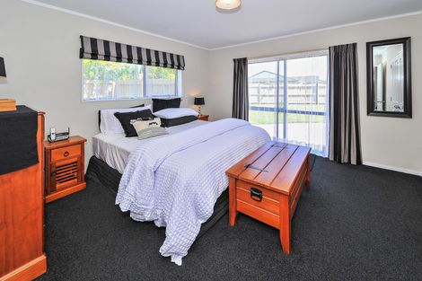 Photo of property in 3 Glenross Drive, Wattle Downs, Auckland, 2103