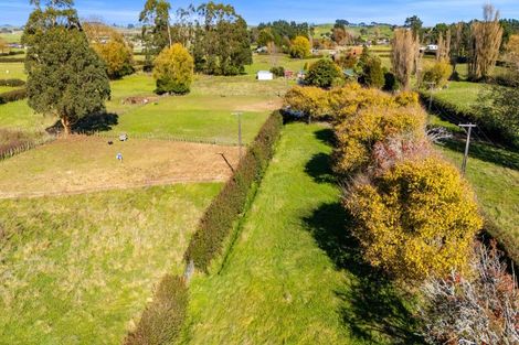 Photo of property in 44 Rawhitiroa Road, Eltham, 4322