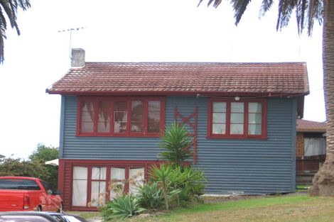 Photo of property in 36 Browns Bay Road, Rothesay Bay, Auckland, 0630