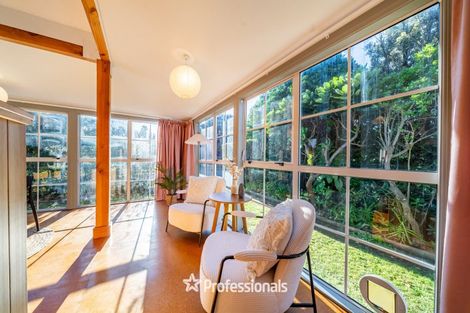Photo of property in 124 Tutere Street, Waikanae Beach, Waikanae, 5036
