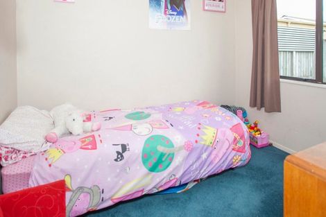 Photo of property in 79 Hillcrest Drive, Kelvin Grove, Palmerston North, 4414