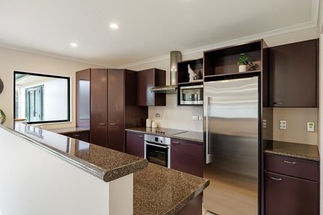 Photo of property in 28 Arataki Road, Havelock North, 4130