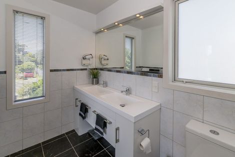 Photo of property in 78 Seaview Road, Paraparaumu Beach, Paraparaumu, 5032