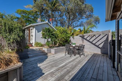 Photo of property in 27 Hastings Parade, Devonport, Auckland, 0624