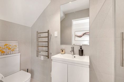 Photo of property in 12 Parenga Lane, Kumeu, 0810