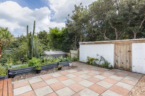 Photo of property in 27 Puriri Road, Waikanae, 5036