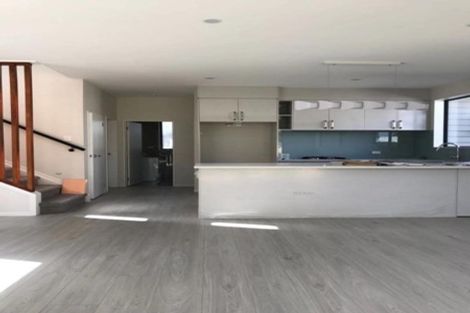 Photo of property in 3 Sunward Rise, Glenfield, Auckland, 0629