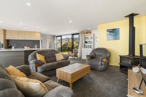 Photo of property in 1 Tarepa Court, Kaiteriteri, Motueka, 7197