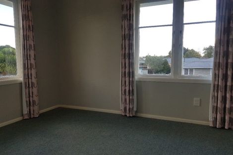 Photo of property in 42 Durham Street, Te Atatu Peninsula, Auckland, 0610