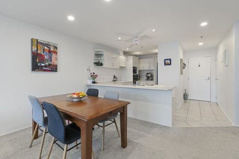 Photo of property in 4h/175 Hurstmere Road, Takapuna, Auckland, 0622