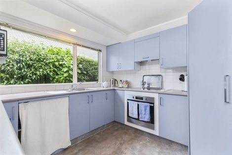 Photo of property in 33 Settlers Grove, Orewa, 0931
