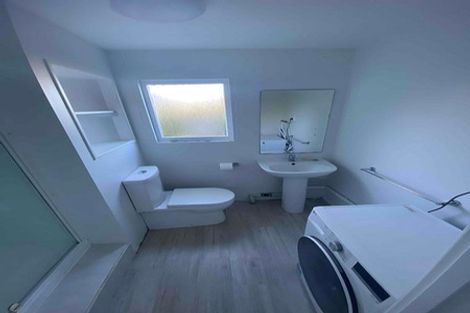Photo of property in 176 Miromiro Road, Normandale, Lower Hutt, 5010