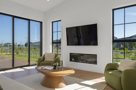 Photo of property in 25 Uatoto Road, Clarks Beach, 2122