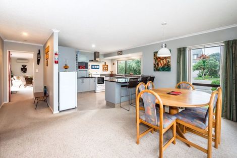 Photo of property in 12 Tobys Way, Waikanae Beach, Waikanae, 5036