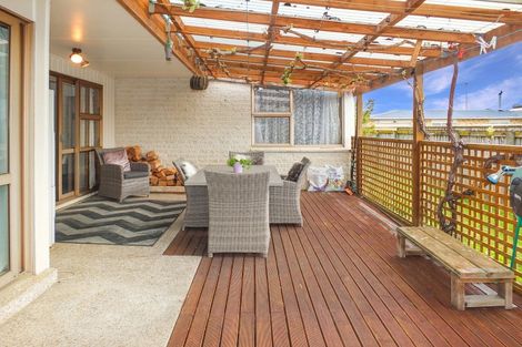 Photo of property in 18 Johnston Street, Foxton, 4814