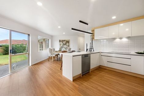 Photo of property in 36 Fleetwood Drive, Henderson, Auckland, 0612