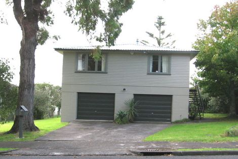 Photo of property in 5 Sherwood Avenue, Te Atatu South, Auckland, 0610